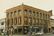 Crowell Block, 1888 614 West Lake Street Minneapolis, MINNESOTA Architect: Joralemon & Ferrin Cost: $33,000 or $30,000 Snapshot; Sept 3, 1987 by CDT
