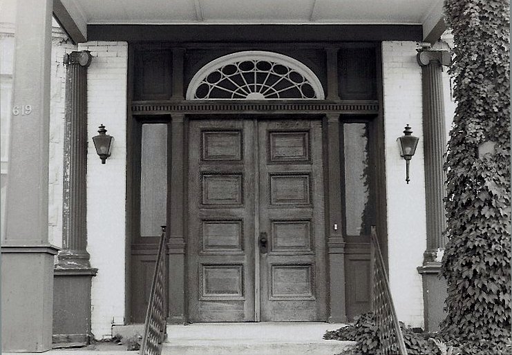 Hinkle-Murphy House, 1886 619 South 10th Street Minneapolis, Minnesota Architect: William Channing Whitney The outside front doors. CDT B & W snapshot: ca. Summer 1984