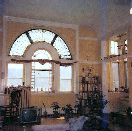 Hinkle-Murphy House, 1886 619 South 10th Street Minneapolis, Minnesota Architect: William Channing Whitney 1st FL Dining room: Looking from foyer doors. CDT Polaroid: May 2, 1983