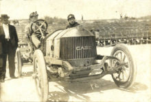 1911 3 31 ca. CASE Pablo Beach, FL Races Lewis Strang driver.  This car is one of the Pierce Racine’s that were badged Case. Case loaned money to Pierce’s company then took it over. If you look down the frame rail you will see it is flat no kick up. This is the telltale of Pierce Racine 7″×4.75″ photo front