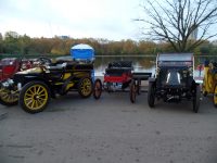 2019 11 3 Sunday 2019 London to Brighton Run 1903 starting line up 214 a 1903 WOLSELEY 2-cyl, 236 a 1903 NATIONAL Electric, 217 a 1903 BARRE 2-cyl