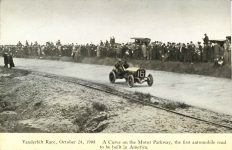 1908 10 24 Vanderbilt Race The Locomobile No. 16 A curve on Motor Parkway postcard front