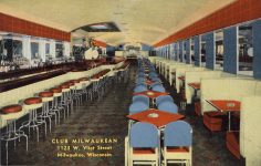 1940 ca. WIS, Milwaukee CLUB MILWAUKEAN postcard front