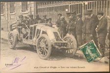 1910 ca. RENAULT 1632 Circuit de Dieppe Szisz sur voiture Renault postcard front screenshot