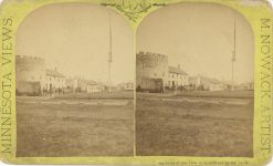 1870 ca. MINN Minneapolis Fort Snelling Round House and barracks MINNESOTA VIEWS M NOWACK 7×425 stereo front