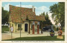 1927 ca. MINN Starbuck STARBUCK OIL COMPANYS FILLING STATION 452 30 postcard front