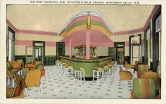 1940 ca. NEW HIAWATHA BAR Stanton Palm Garden Wisconsin Dells, WIS postcard front