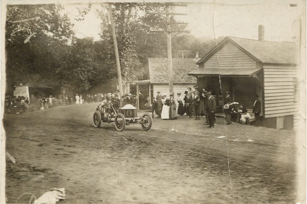 1906 Vanderbilt Race Louis Wagner winner rounding corner where accident