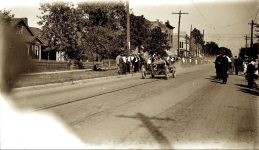 1915 ca. Street race from glass negative screenshot