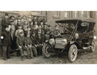1911 ca. MARION auto and crew photo screenshot closeup