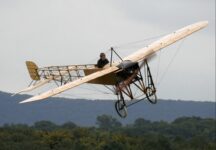 1910 Blériot XI aeroplane front photo UP