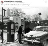 1948 ca. STUDEBAKER getting gas FB