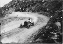 1924 Race Car at Mile 14 Courtesy of Regional History & Genealogy, Pikes Peak Library District – 013-10776