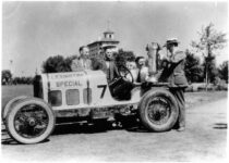 Pikes Peak Hill Climb Courtesy of Regional History & Genealogy, Pikes Peak Library District – 013-962